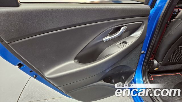 Hyundai i30 2017 — photo 15