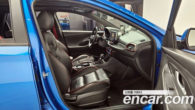 Hyundai i30 2017 — photo 16