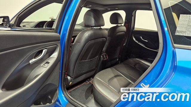Hyundai i30 2017 — photo 28