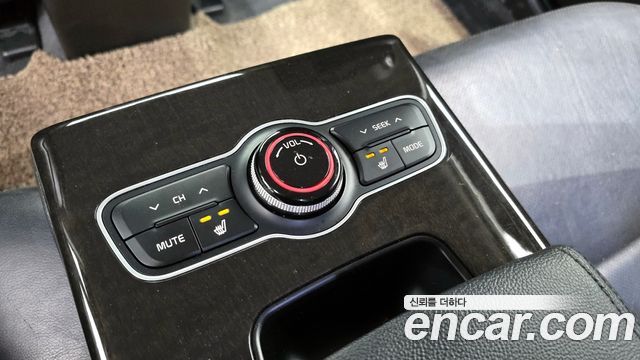 Kia K7 2013 — photo 19