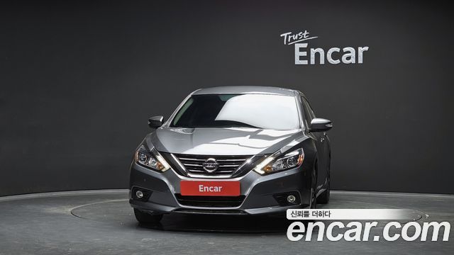 Nissan Altima 2018 — photo 3