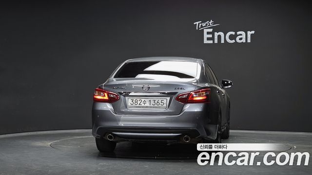 Nissan Altima 2018 — photo 4