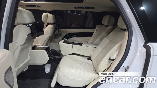 Land Rover Range Rover 2025 — photo 17