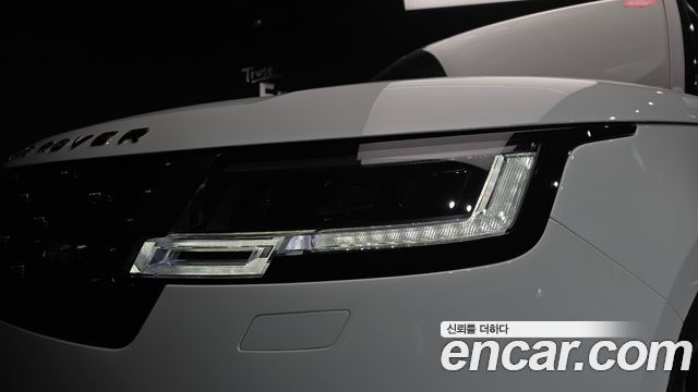 Land Rover Range Rover 2025 — photo 8