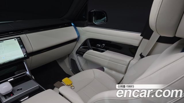 Land Rover Range Rover 2025 — photo 16