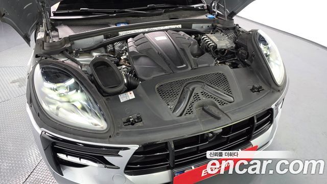 Porsche Macan 2021 — photo 6
