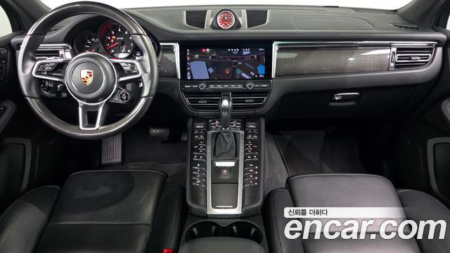 Porsche Macan 2021 — photo 7