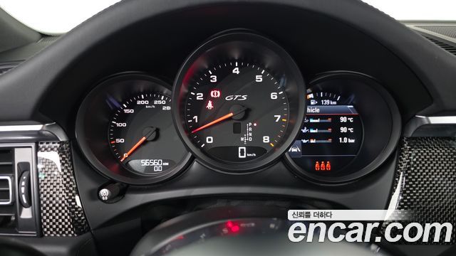 Porsche Macan 2021 — photo 8