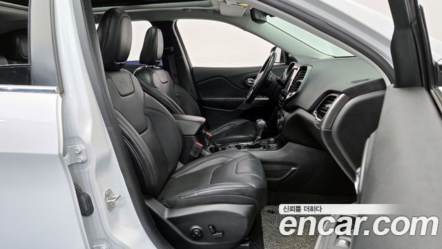 Jeep Cherokee 2021 — photo 10