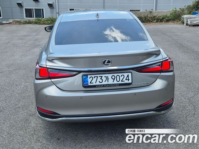 Lexus ES 2026 — photo 4