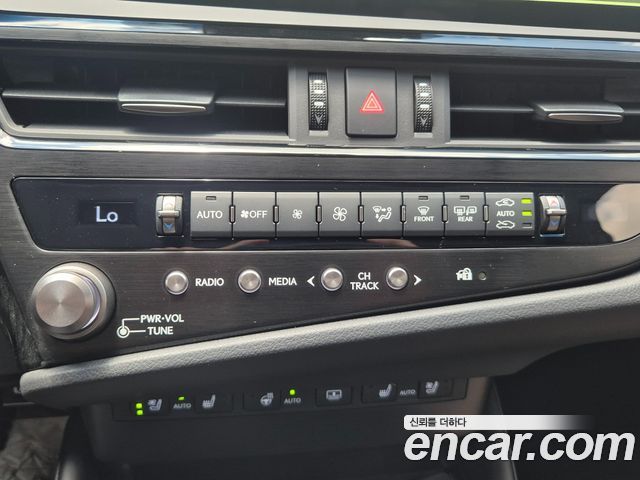 Lexus ES 2026 — photo 18