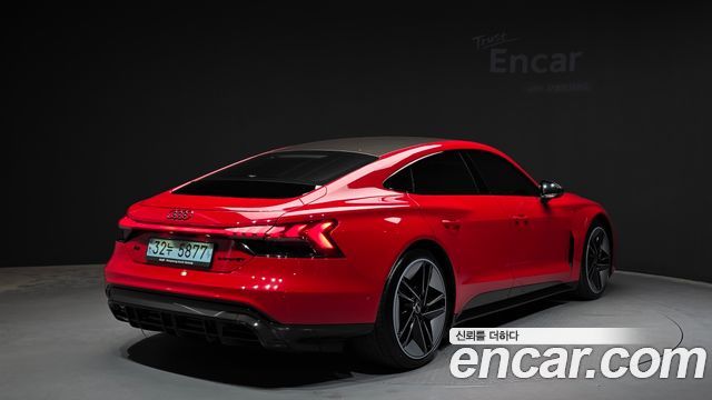 Audi RS e-tron GT 2022 — photo 2