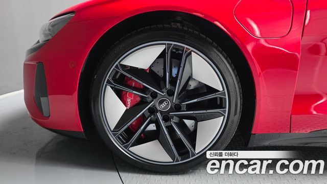 Audi RS e-tron GT 2022 — photo 5