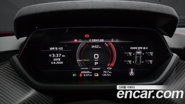 Audi RS e-tron GT 2022 — photo 11