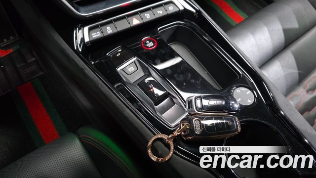 Audi RS e-tron GT 2022 — photo 12