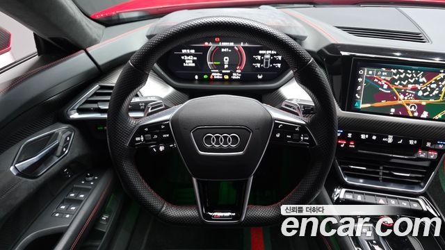Audi RS e-tron GT 2022 — photo 21