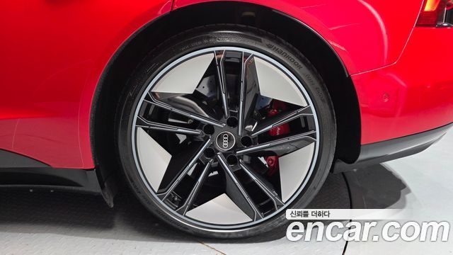 Audi RS e-tron GT 2022 — photo 7