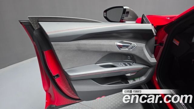 Audi RS e-tron GT 2022 — photo 14