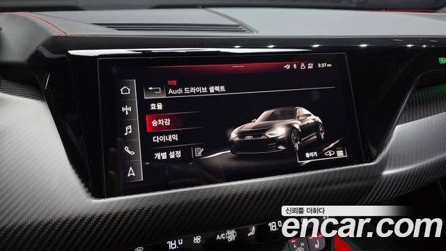 Audi RS e-tron GT 2022 — photo 28
