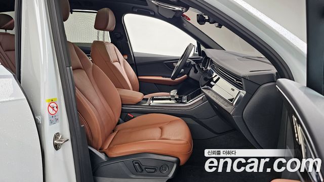Audi Q7 2023 — photo 17