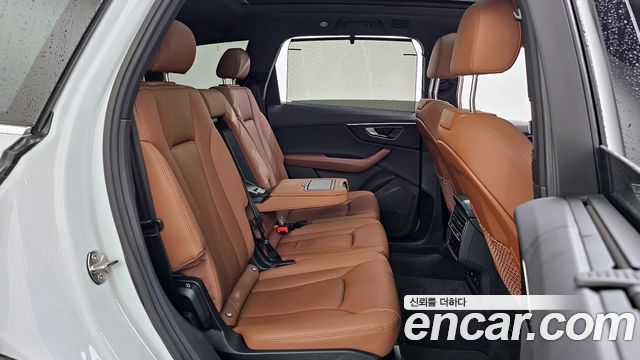 Audi Q7 2023 — photo 18