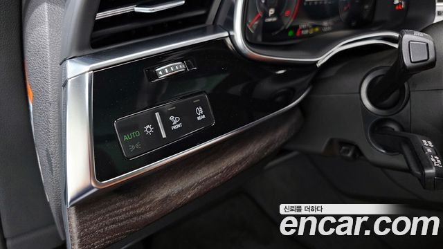 Audi Q7 2023 — photo 22