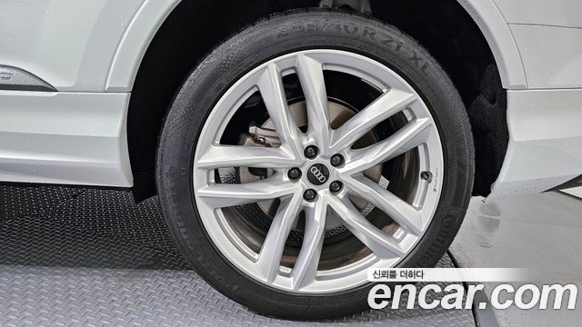 Audi Q7 2023 — photo 7