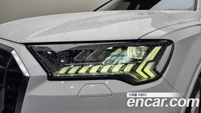 Audi Q7 2023 — photo 8