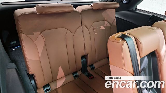 Audi Q7 2023 — photo 27