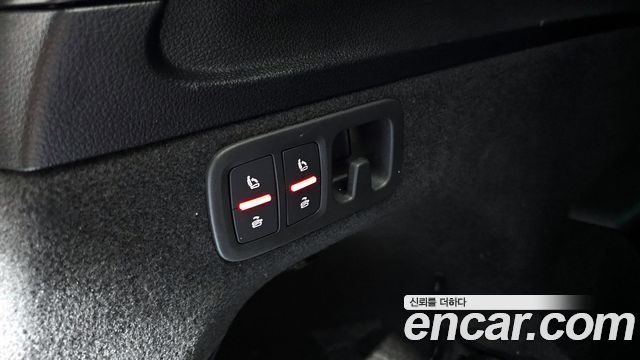 Audi Q7 2023 — photo 33