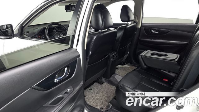 Nissan X-Trail 2018 — photo 18