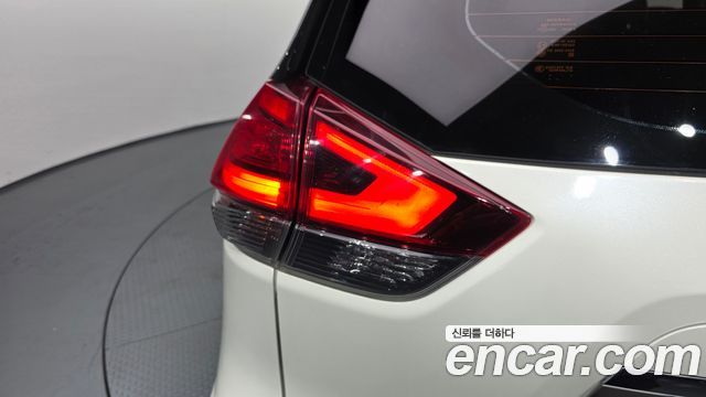 Nissan X-Trail 2018 — photo 9
