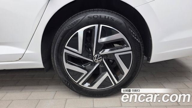 Volkswagen Jetta 2023 — photo 7