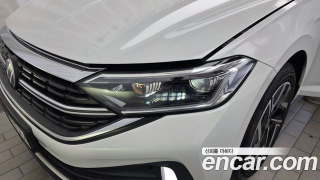 Volkswagen Jetta 2023 — photo 8