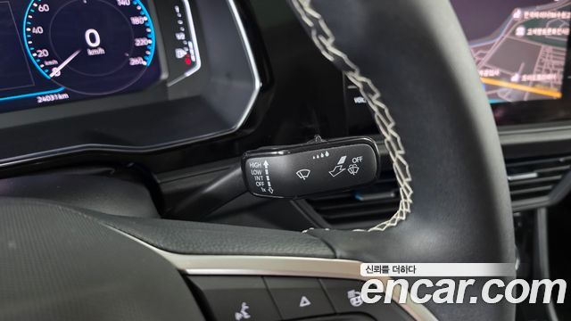 Volkswagen Jetta 2023 — photo 28