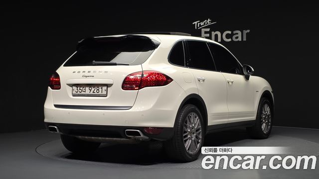 Porsche Cayenne 2012 — photo 2