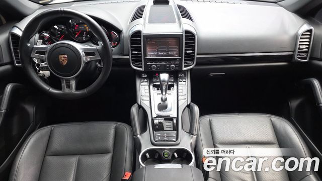 Porsche Cayenne 2012 — photo 10