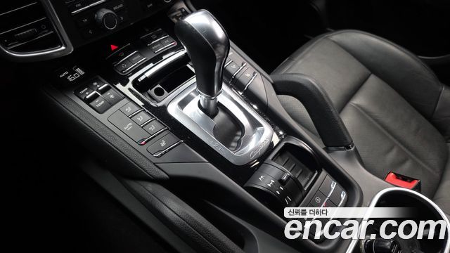 Porsche Cayenne 2012 — photo 12