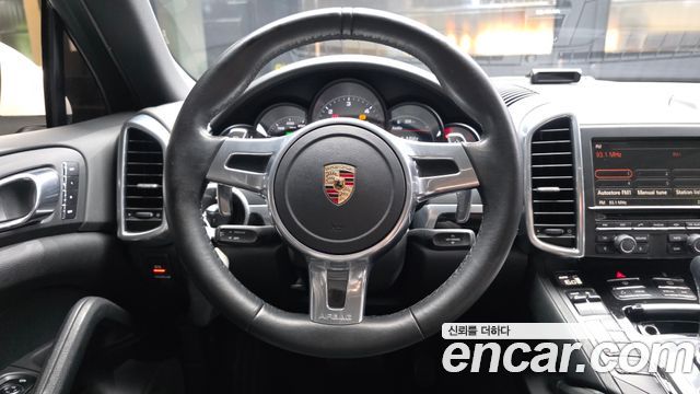 Porsche Cayenne 2012 — photo 19