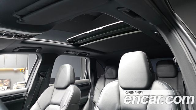 Porsche Cayenne 2012 — photo 23