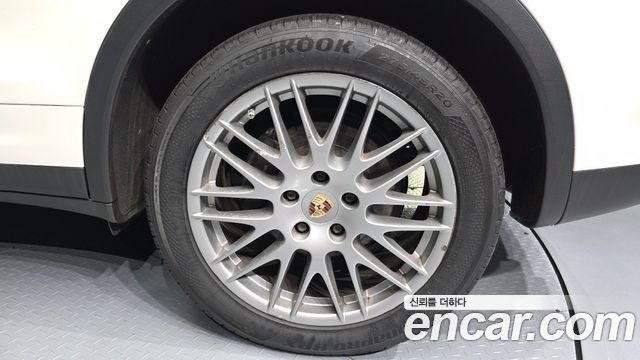 Porsche Cayenne 2012 — photo 7