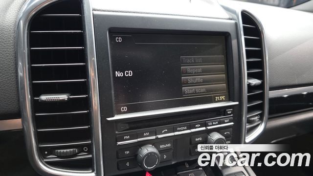 Porsche Cayenne 2012 — photo 32