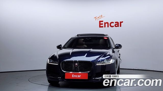 Jaguar XF 2017 — photo 3