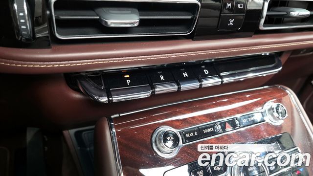 Lincoln Aviator 2023 — photo 9