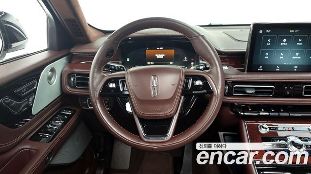 Lincoln Aviator 2023 — photo 12