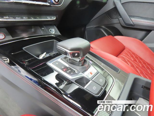 Audi SQ5 2023 — photo 11