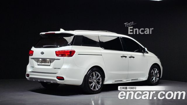 Kia Canival 2019 — photo 2