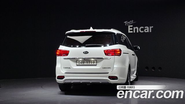 Kia Canival 2019 — photo 4