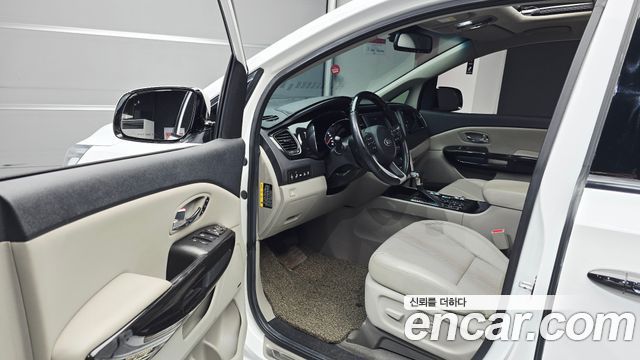 Kia Canival 2019 — photo 13
