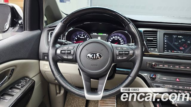 Kia Canival 2019 — photo 19